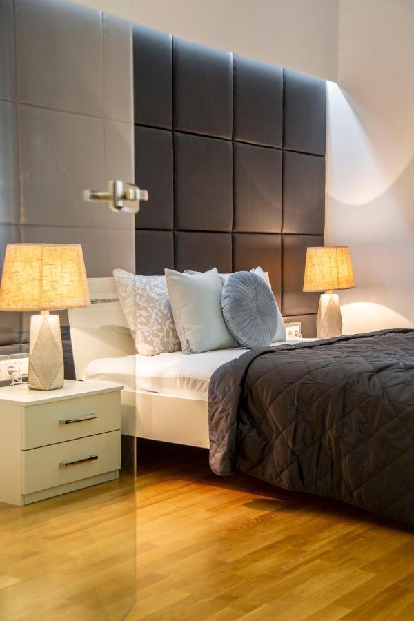 Luxurious & Spacious Downtown Residence In Liszt Ferenc Square Budapest Exterior foto